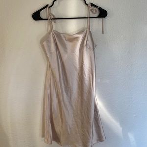 Size 6(M) princess poly dress